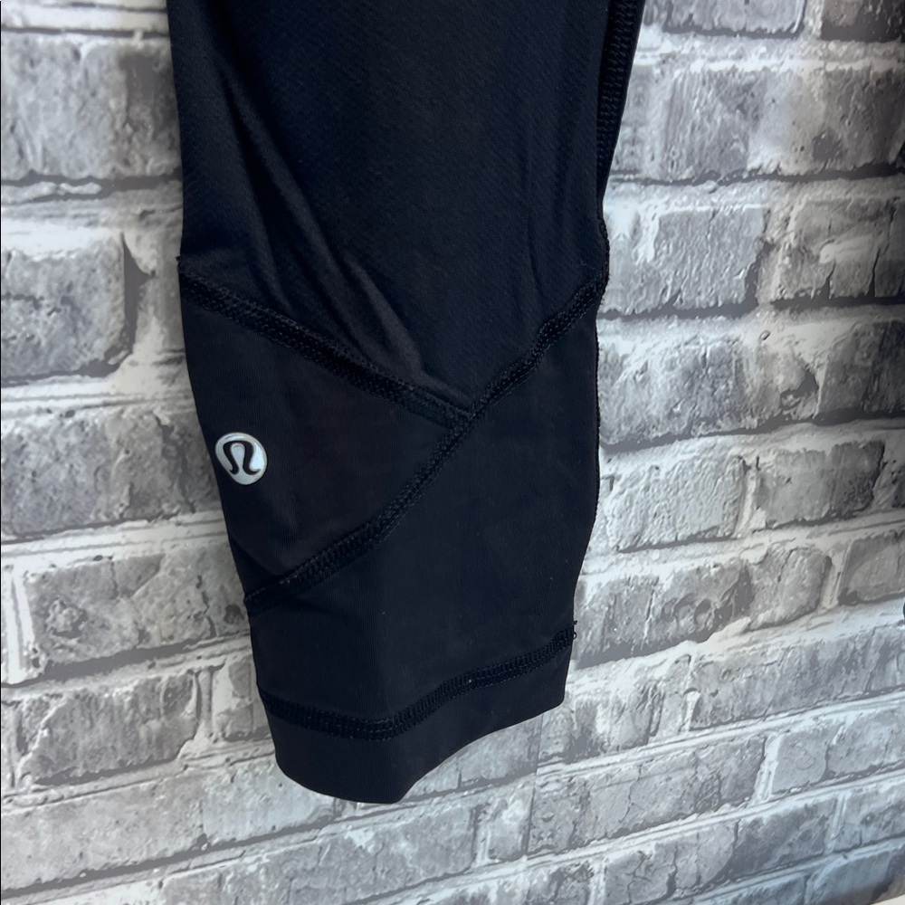 Woman's Lululemon Soul Cycle capri Leggings